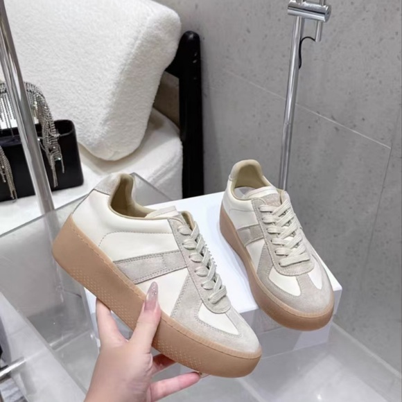 MM6 Maison Martin Margiela Beige and Cream Sneakers - Picture 5 of 9